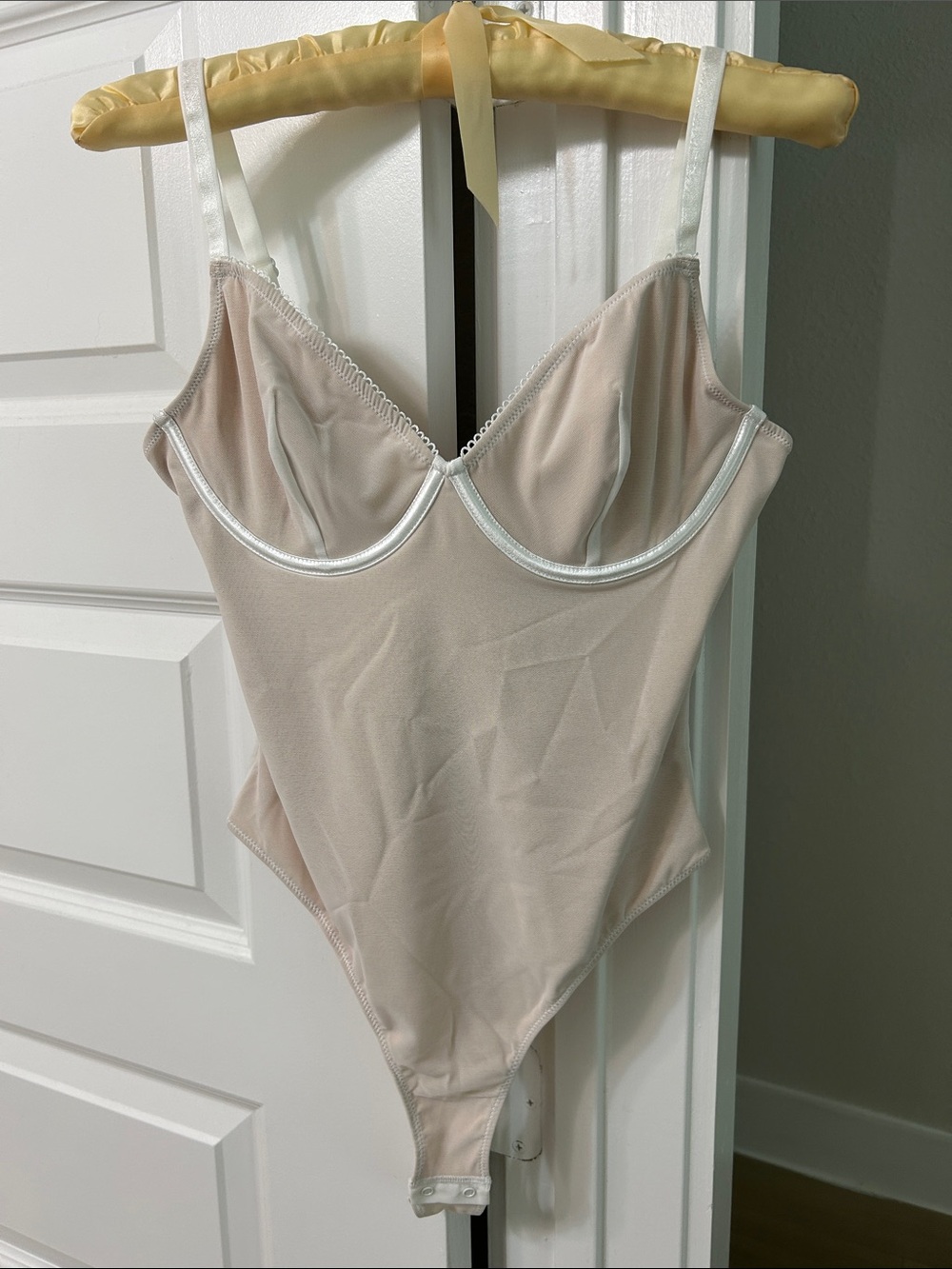 New Sz M Underwire Shapewear - Nude/beige